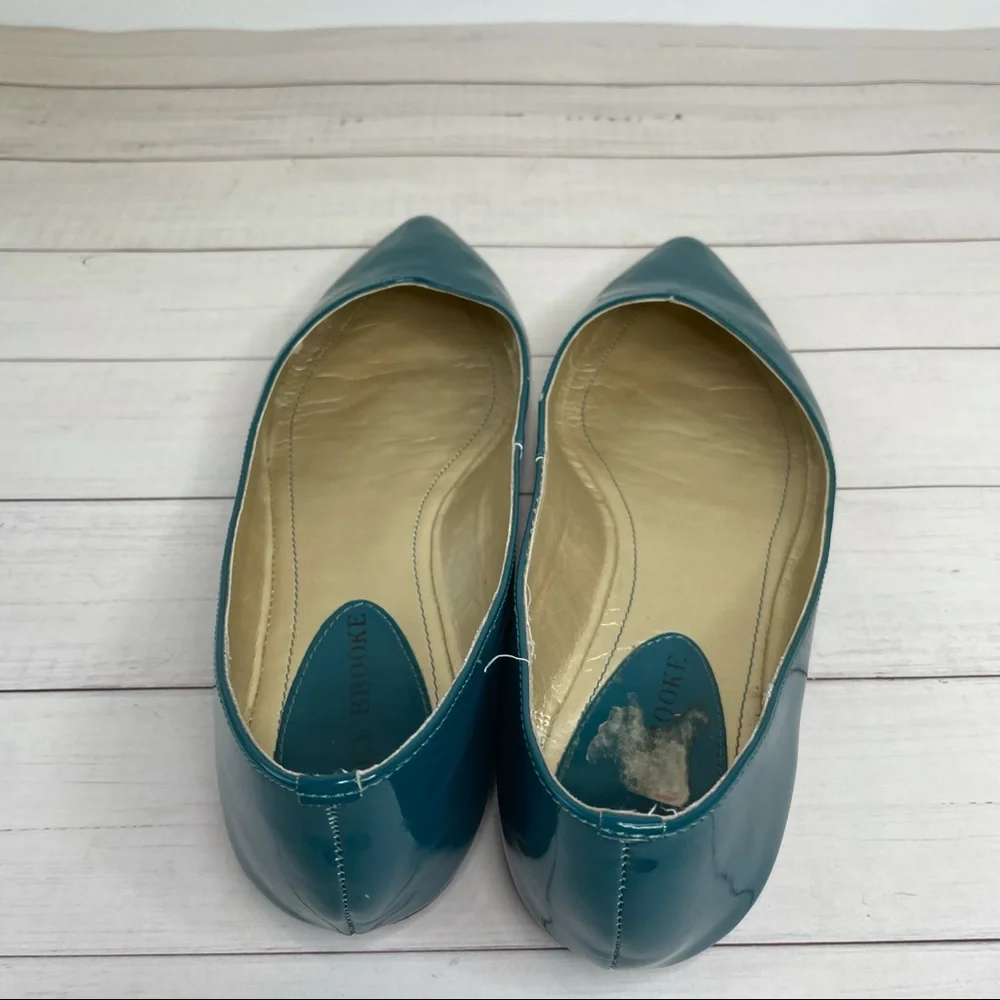 Pointed toe shiny green flats - Picture 5 of 5